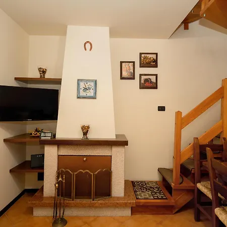 Rifugio Tra I Boschi - Camino & Balcone Apartment